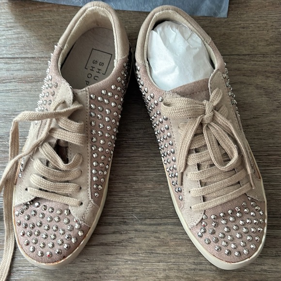 Size 6 Shu Shop star studded sneakers - Picture 2 of 7